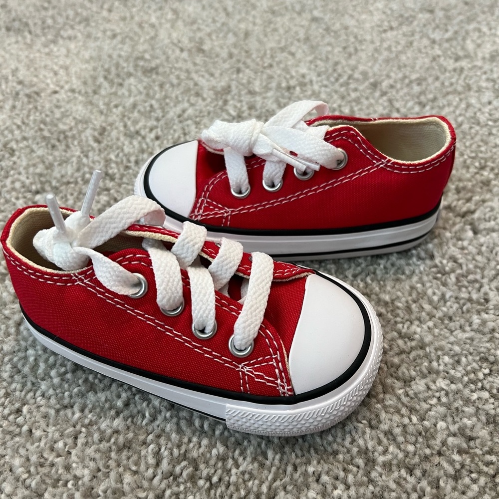 Size 4 Toddler converse